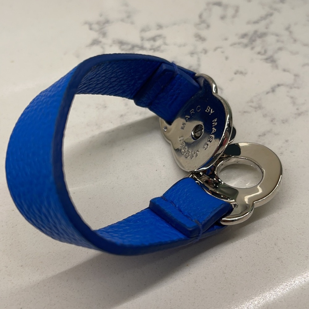 Marc by Marc Jacobs Leather Turnlock Bracelet - Picture 11 of 12